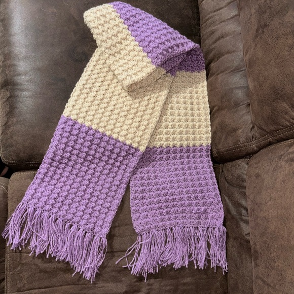 Scarf and Beanie - Picture 3 of 6